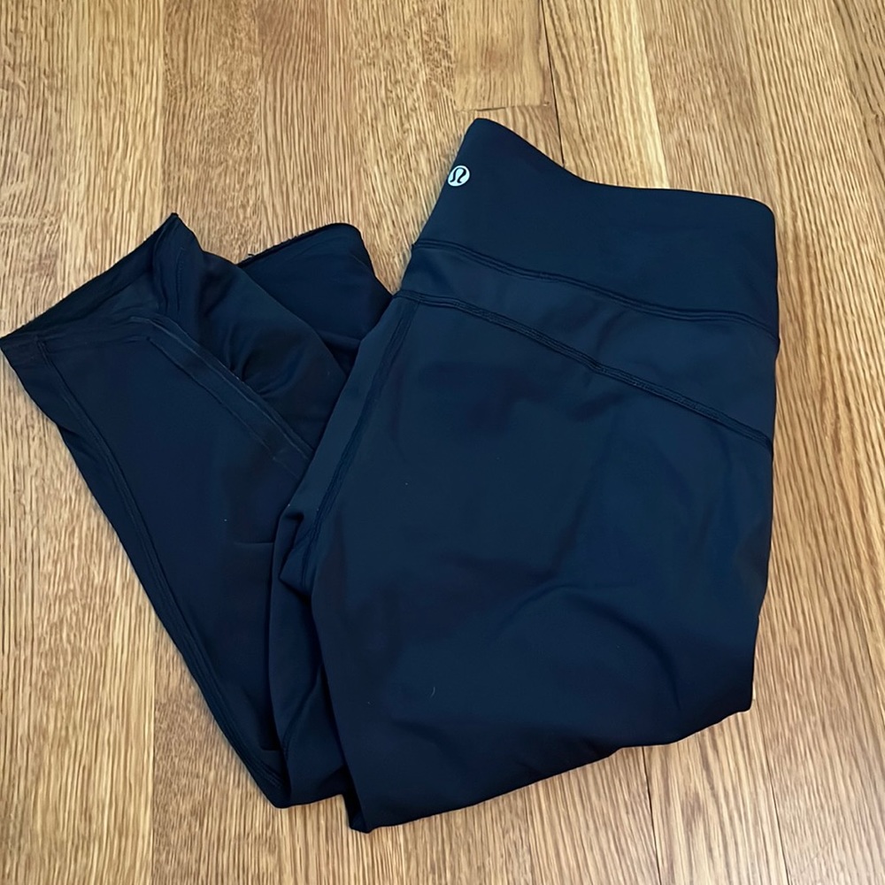 Lululemon knee cropped leggings